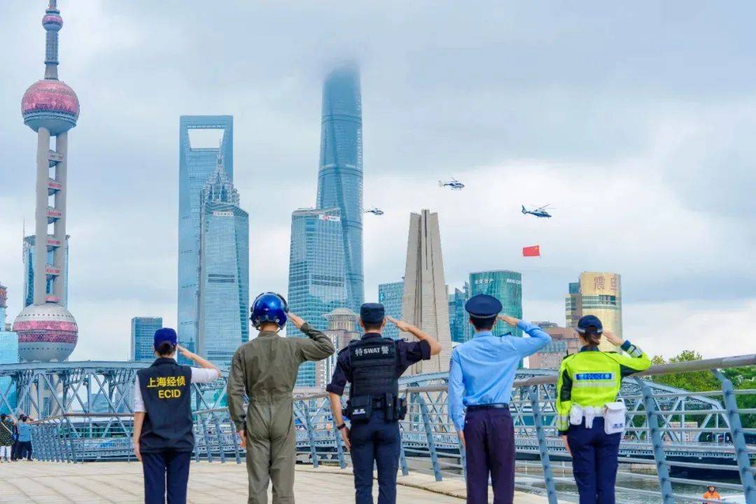 6分罚5000！隔夜饭吃进ICU！不开火烧可乐鸡翅爱游戏沪再添中运量公交！覃海洋