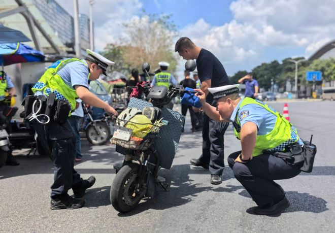 加装这5大配件的抓紧拆除以免罚款明确了AYX爱游戏APP车主注意了！电动车(图3)
